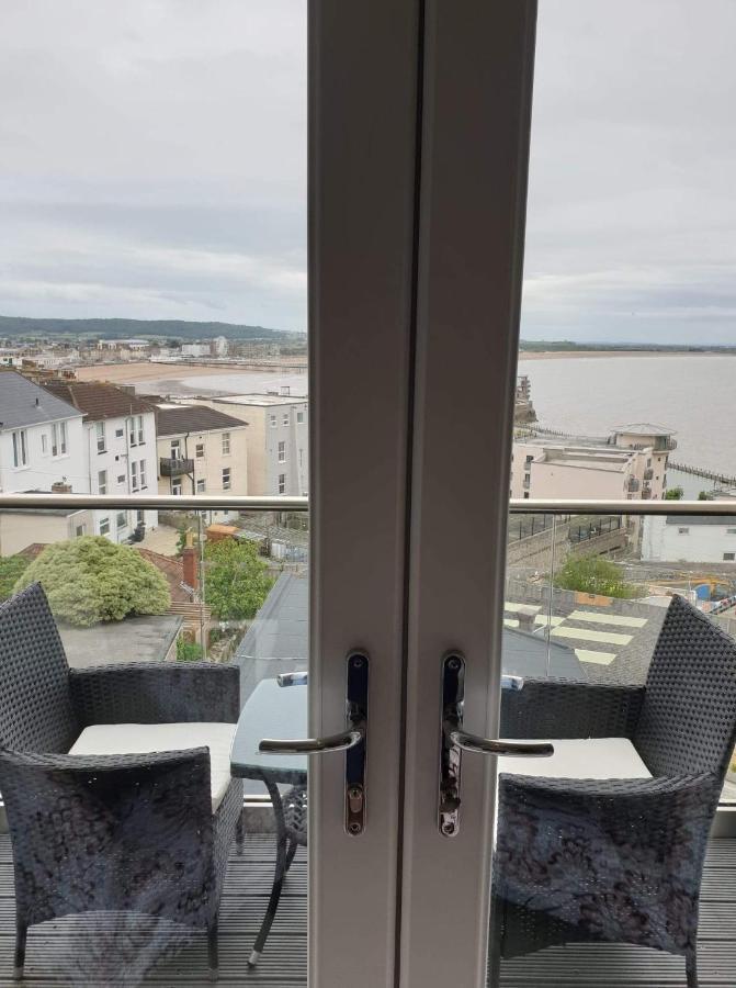Modern Apartment With Stunning Sea View Weston-super-Mare Ngoại thất bức ảnh